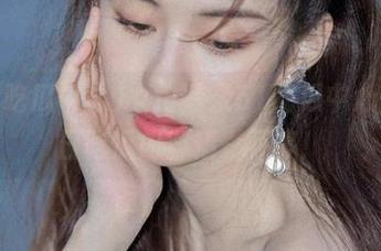 女生登录51吃瓜中心,今日吃瓜内容精彩不停!