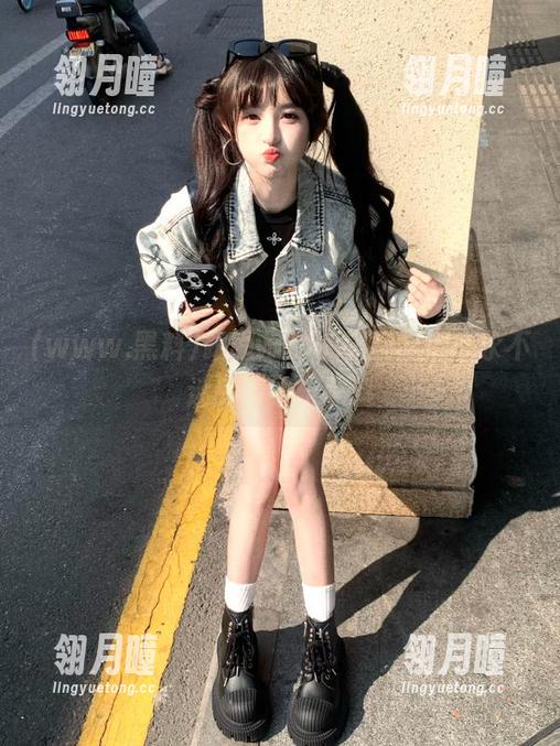 跟随www.黑料吃瓜，永不迷路看娱乐黑料