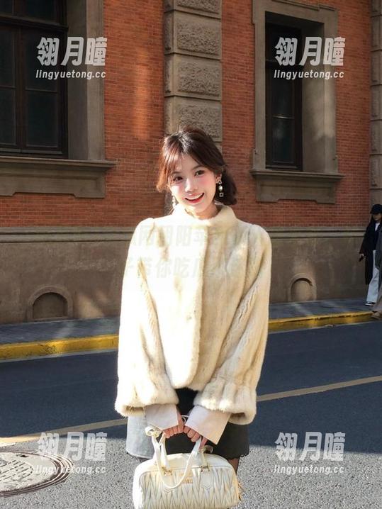 吃瓜网朝阳苹果版火爆来袭，妹子带你吃瓜不迷路