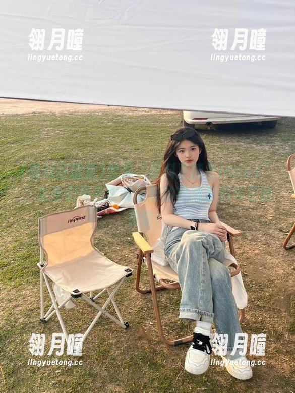 登录“黑料正能量index”，女生们快来围观最新的热辣黑料与正能量吧！