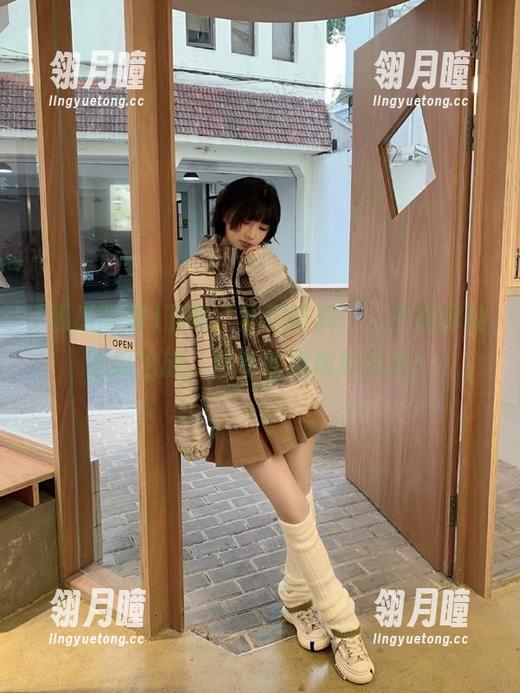 下载“黑瓜吃料”，开启你的吃瓜之旅，尽享各类精彩信息！